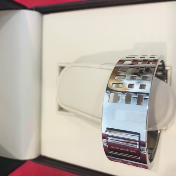 Burberry Bangle watch - Picture 2 of 6